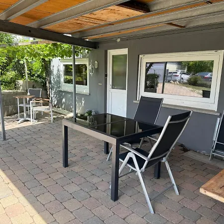 Suesse Einliegerwohnung Mit Garten Apartment